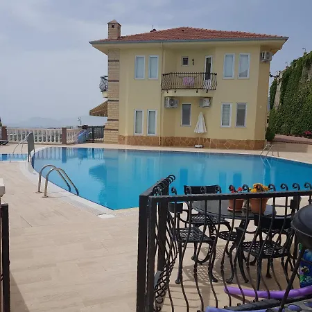 Villa Goldcity 3 Bedroom *